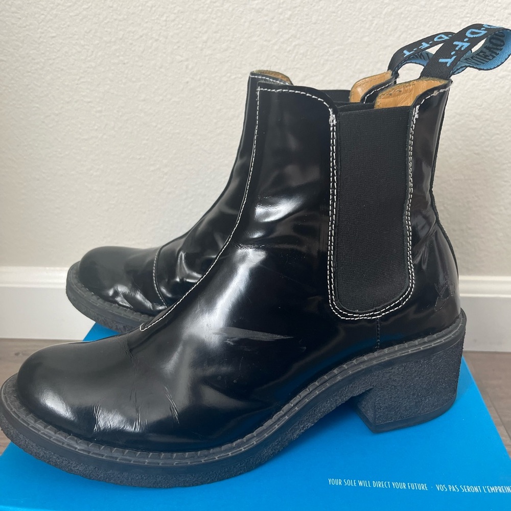 John Fluevog Slackers size 8.5